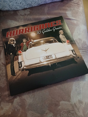 Hurriganes – 30 Golden Greats 2LP + LIITE