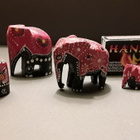 5 x KÄSINMAALATTUJA MINIATYYRI NORSUJA / ELEFANTTEJA .INTIA - pikkukuva 2