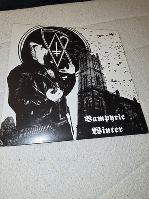 Drowning the Light – Vampyric Winter (7" EP, musta vinyyli,