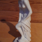 Venus patsas, alaston kylpevä nais patsas n. 23 cm - pikkukuva 2