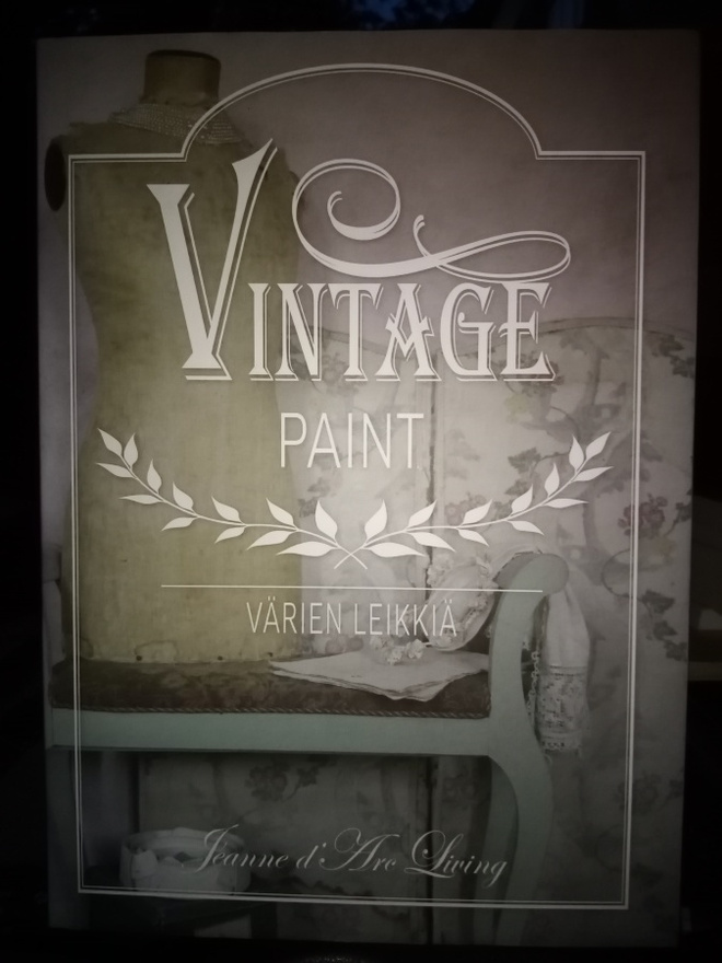 VINTAGE PAINT -  VÄRIEN LEIKKIÄ ( SIS POSTIKULU)