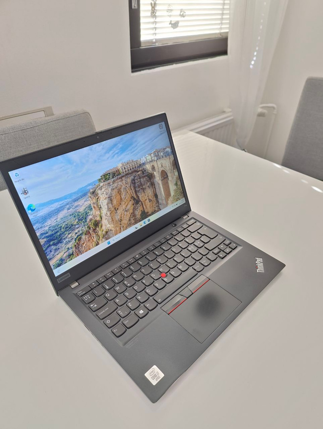 Lenovo Thinkpad T14s / Win 11 / i7-10610U / 16GB / 512GB SSD