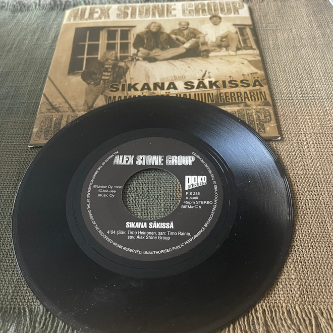 ALEX STONE GROUP: Sikana säkissä * Mamma , mä….* FIN 1990