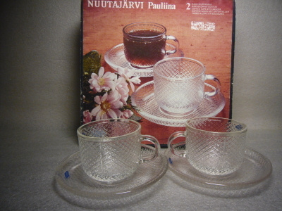 NUUTAJÄRVI KERTTU NURMINEN PAULIINA KUPIT+ASETIT 2 PARIA