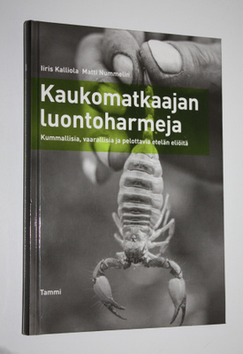 Iiris Kalliola : Kaukomatkaajan luontoharmeja : kummallis...
