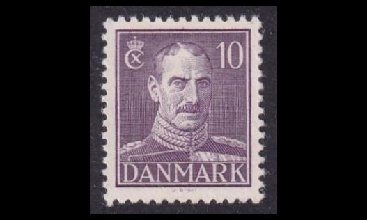 Tanska 269a ** Christian X 10 öre violetti (1942)