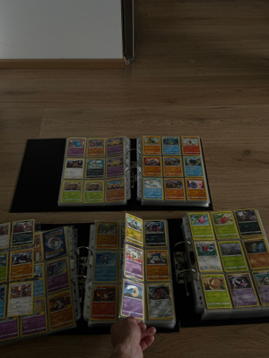 Pokemon kortteja