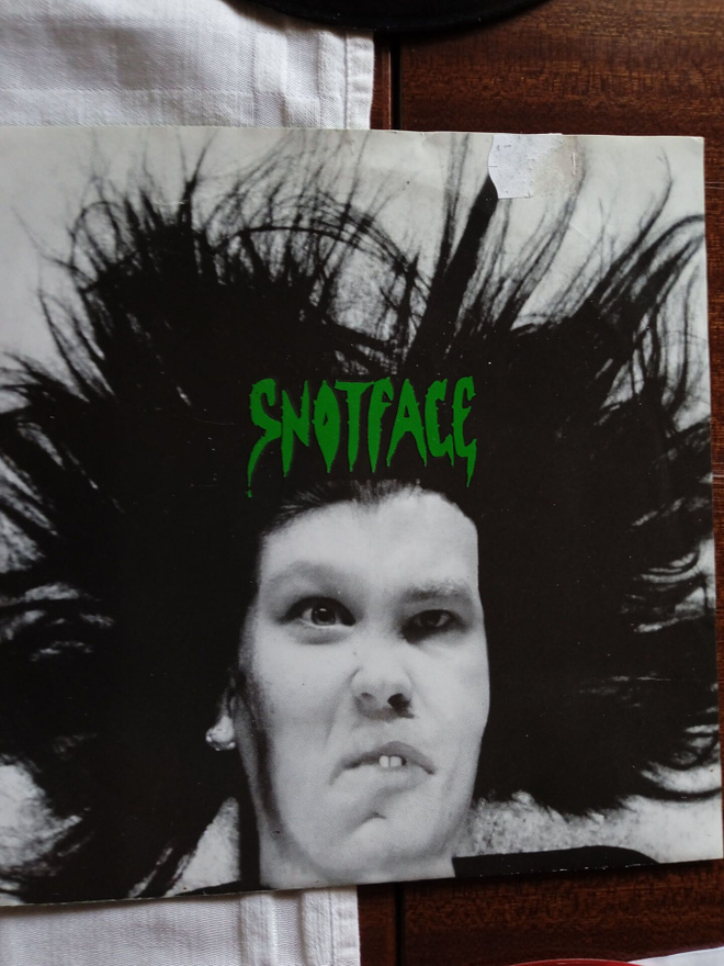 KUVAPUSSI EP- LEVY: SNOT FACE