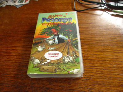 vanha vhs kasetti viiru ja pesonen