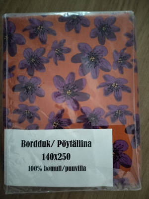 Kukallinen pöytäliina (uusi)
