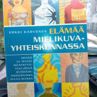 Karvonen  : Elämää mielikuvayhteiskunnassa ( SIS POSTIKULU ) - pikkukuva 1