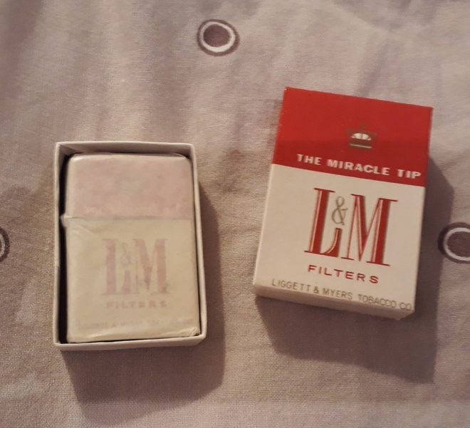 Vintage tupakansytytin 1950's L&M