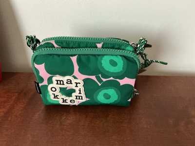 Marimekko Iloisa Mini Unikko olkalaukku vihreä vaal.punainen