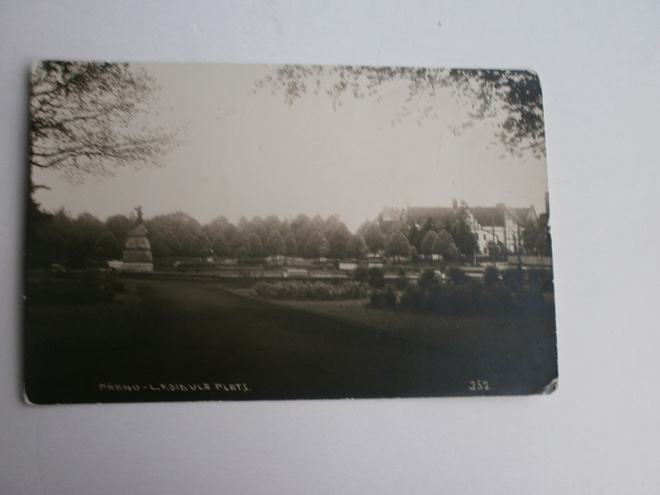 Pärnu. L. Koidula plats, vanha mv kortti, p. 1930