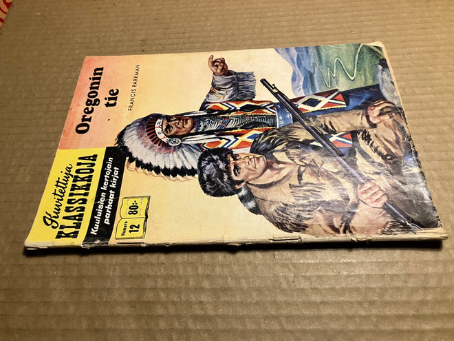 KUVITETTUJA KLASSIKKOJA 12 OREGONIN TIE