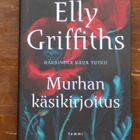 Elly Gruffiths: Murhan käsikirjoitus - pikkukuva 1