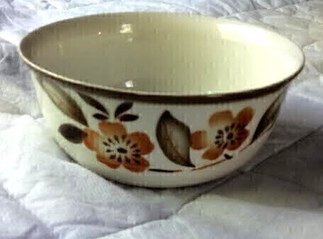 Kaunis retro kulho halkaisija 17 cm
