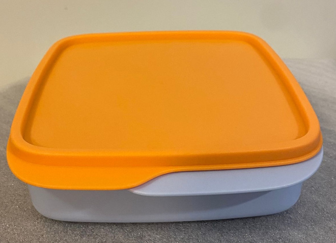 TUPPERWAREN PIENI SNACKSRASIA 5,5dl