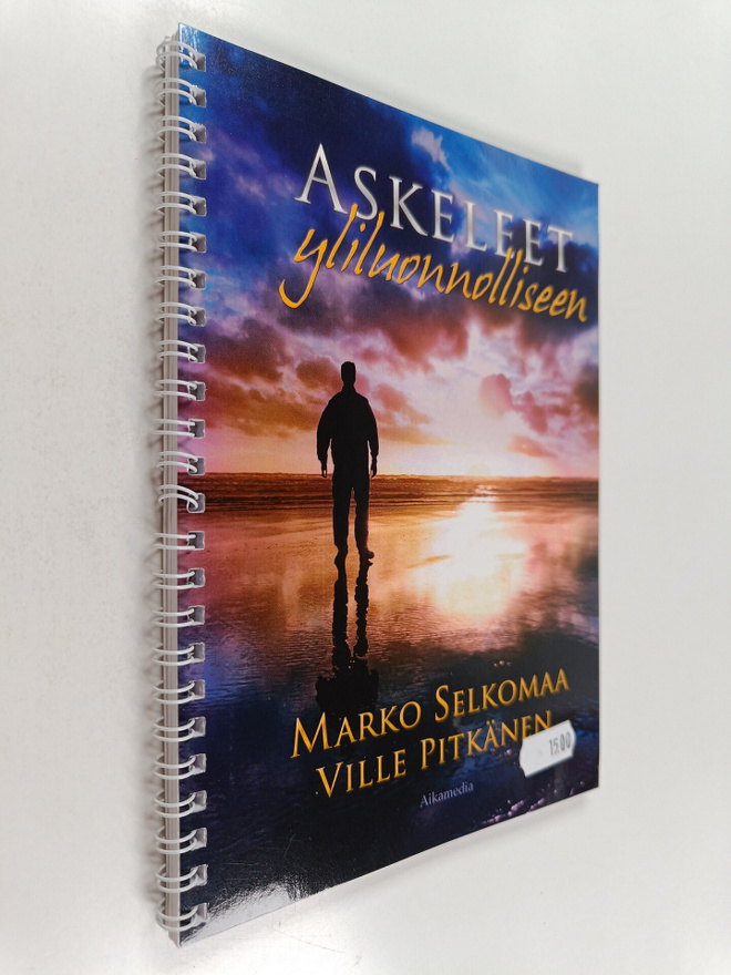 Ville Pitkänen ym. : Askeleet yliluonnolliseen : Työkirja