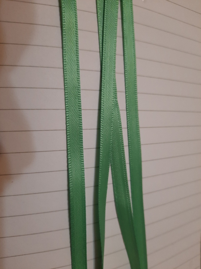 Vaaleanvihreä satiininauha 300cm