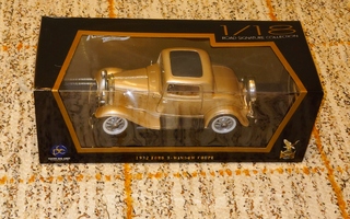 FORD 3-WINDOW COUPE 1932 1/18 ROAD SIGNATURE UUSI