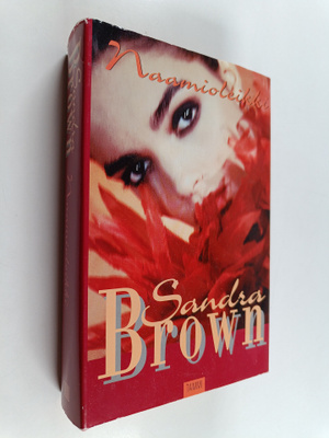 Sandra Brown : Naamioleikki