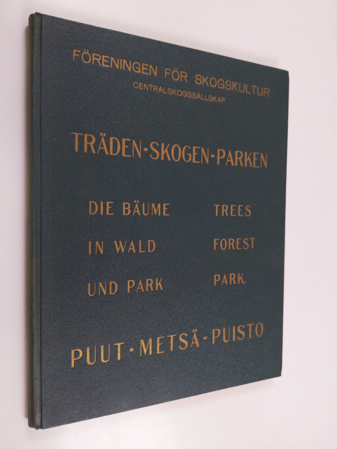 Träd - skog - park = Puut - metsä - puisto = Trees - fore...