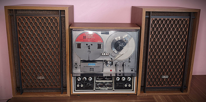 AKAI SW-125 – harvinaiset vintage-kaiuttimet, upea pari