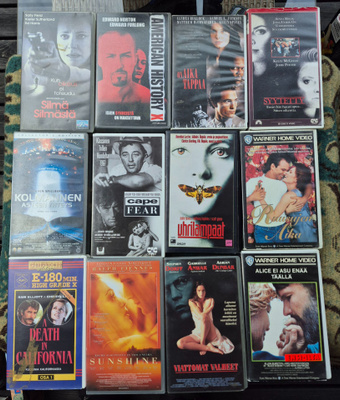 Iso VHS-leffapaketti 52 kpl Klassikoita, kauhua, toimintaa
