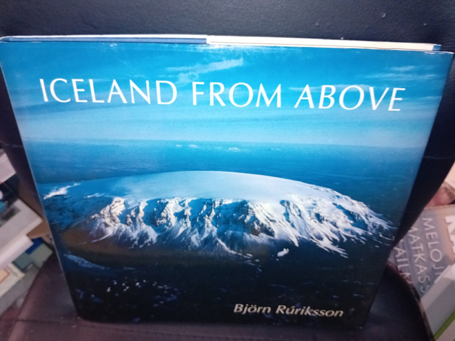 Ruriksson : Iceland from above ( SIS POSTIKULU  )