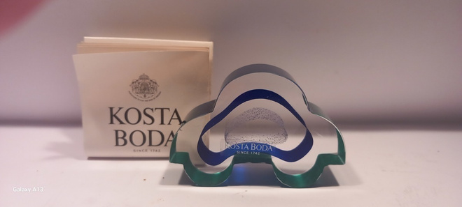 Kosta boda kristalli miniatyyri.