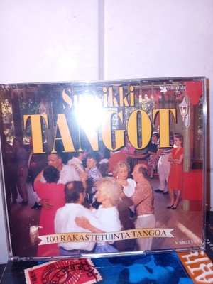 5cd SUOSIKKITANGOT ( SIS POSTIKULU  ) UUSI
