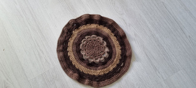 Pöytäliina,halkaisija 33 cm.