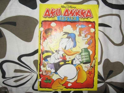 Walt Disney:Aku Ankka 7/2009 N:o 127*Kuukauden sarjisekstra