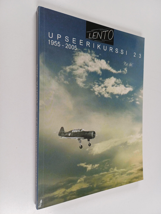 Lentoupseerikurssi 23 : 50 vuotta 2005