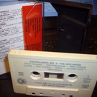 C-kasetti : The Mustangs : Rautalanka soi  ( 1991 ) Sis.pk:t - pikkukuva 2