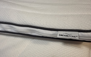 Kaksi Dreamzone petauspatjaa 90 x 200 x 4