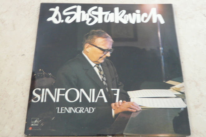 D.Shostakovich: Sinfonia 7 'Leningrad' - 2 Lp, täysin siisti