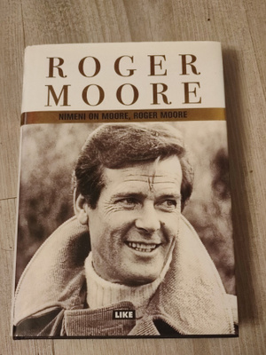 Nimeni on Moore, Roger Moore SIGNEERAUS