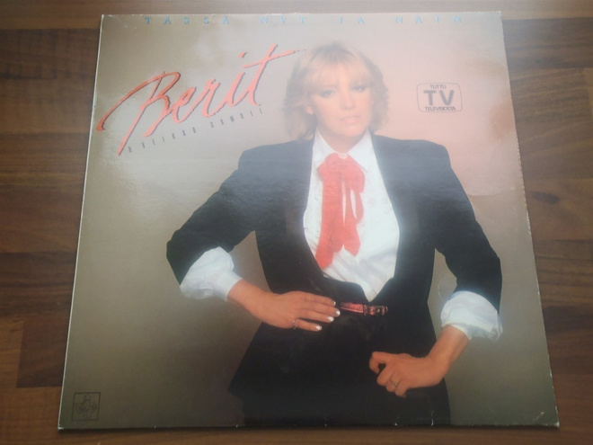 BERIT - TÄSSÄ NYT JA NÄIN  ( LP . VINYYLI )
