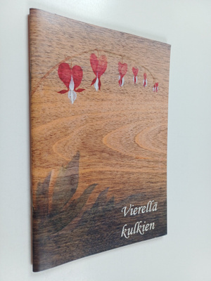 Vierellä kulkien