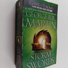 George R. R. Martin : A storm of swords - pikkukuva 1