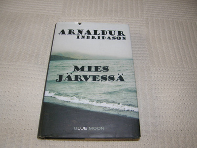 Arnaldur Indridason Mies järvessä -sid