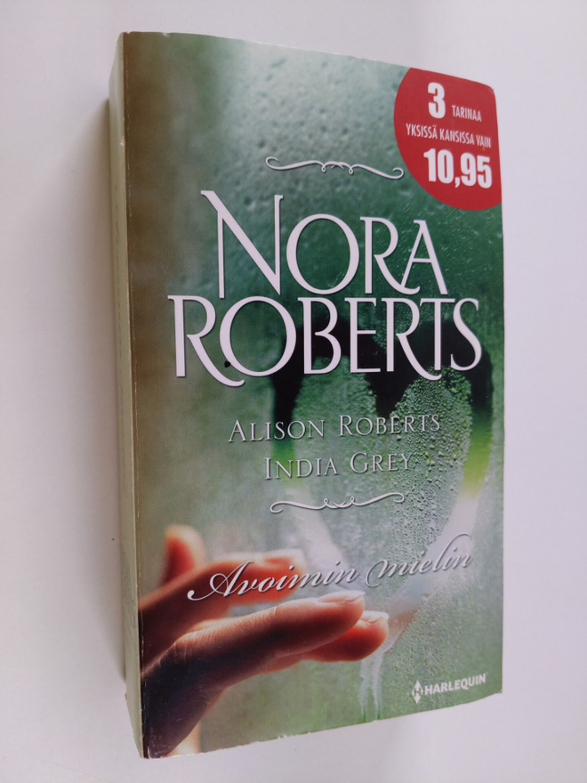Avoimin mielin : Roberts, Nora ; Tiedon äärirajoilla / Ro...