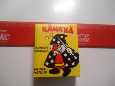 RÄNKKÄ Salmiakkipastilleja karkkiaski