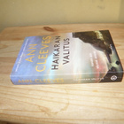 Ann Cleeves Haikaran valitus (nidottu) - pikkukuva 1