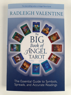 Radleigh Valentine : The Big Book of Angel Tarot - The Es...