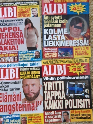 4 kpl Alibi lehteä, kaikki poliisisurmat. Ym