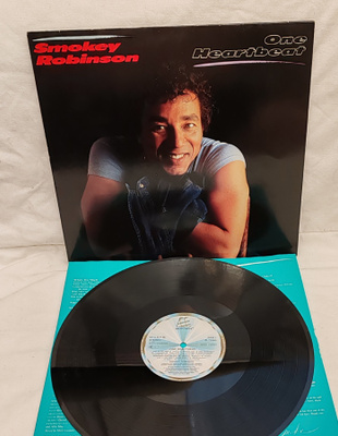 Smokey Robinson One Heartbeat lp