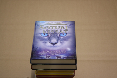 Erin Hunter Soturikissat Kuunnousu (kovakantinen) A4